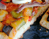 Foto del paso 13 de la receta: Coca de pisto, anchoas y huevo