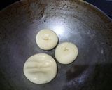 A picture of step 3 of Chicken Ring Samosa.