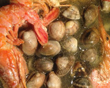 Foto del paso 3 de la receta: Rape al horno con marisco