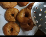"मेदू वडा सँडविच"(Medu Vada Sandwich Recipe In Marathi) रेसिपी स्टेप 4 फोटो 