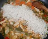 Foto del paso 3 de la receta: Arroz con verduras y pollo