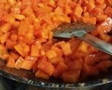 पपई ची बर्फी (papai barfi recipe in marathi) रेसिपी स्टेप 2 फोटो 