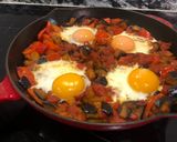 Foto del paso 8 de la receta Shakshouka 🍳 Pisto israelí con huevos