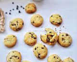 Foto langkah ke 5 dari resep Vanilla Chocochips Cookies.