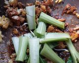 Foto langkah ke 6 dari resep Kwetiaw goreng.