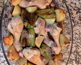 Foto del paso 6 de la receta: Muslitos con patatas y pimientos 😋😋