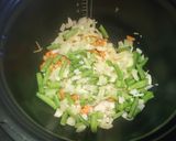 Фото кроку 3 до Рис с овощами и морепродуктами в мультиварке.