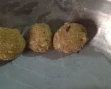 A picture of step 2 of Chawal ki pinni.