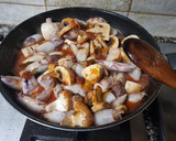 Foto del paso 4 de la receta: Chipirones con tomate