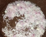 A picture of step 4 of Chicken yakhni pulao.