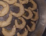 Foto del paso 2 de la receta: Medialunas. Con harina leudante