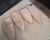 Foto del paso 2 de la receta: Guiso de calamares con patatas