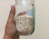 Foto langkah ke 1 dari resep Overnight Oatmeal.
