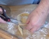 A picture of step 7 of Pork Pies.