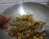 A picture of step 4 of Chatpate Samose aloo😋.