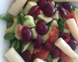 Foto del paso 2 de la receta Ensalada de canónigos con cerezas