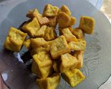 Foto langkah ke 5 dari resep Tahu Goreng Kuning.