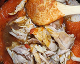 Foto del paso 5 de la receta: Pollo en salsa de tomate Fit con patatas al horno