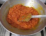 A picture of step 4 of Carrot Halwa Cake.