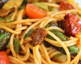 Foto del paso 2 de la receta: Espaguetis integrales con Calabizo y pimientos de Padrón