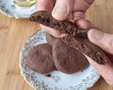 Une image de l'étape 2 de Sablés au chocolat et sa confiture aux fraises 🍓.
