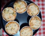 Foto del passaggio 6 della ricetta Tortini patata piselli e carota filanti