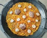 Foto del paso 7 de la receta: Arroz con figatells, blanquets y ajos tiernos