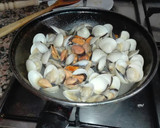 Foto del paso 3 de la receta: Medallones de merluza en salsa de pimientos rojos