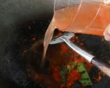Foto langkah ke 3 dari resep Seblak otak-otak baso.