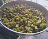A picture of step 3 of Basen bhindi fry.