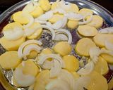 Foto del paso 4 de la receta: Rodaballo con Patatas Panaderas