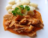 Sült paprikakrémes, kecskesajtos, laskapörkölt gnocchival recept fázis 1 fotója