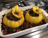 Une image de l'étape 8 de Tomates géantes farcies sur lit de porc aux légumes.
