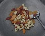 Foto langkah ke 3 dari resep Nasi Goreng Cap Cay Ekonomis.