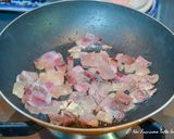 Foto del passaggio 6 della ricetta Vellutata di patate viola con salsa allo yogurt e guanciale croccante
