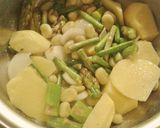 Foto del paso 4 de la receta: Crema de habas y espárragos verdes