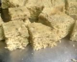 गेहूं आटा / लौकी का फ्रॉइड ढोकला (Gehu atta / lauki ka fried dhokla recipe in Hindi) रेसिपी चरण 5 फोटो