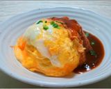 A picture of step 5 of Easy Soft-Cooked Omurice with Demi-Glace Sauce.