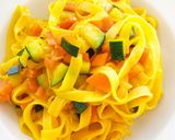 Foto del passaggio 3 della ricetta Tagliatelle con verdure e zafferano