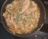 Une image de l'étape 5 de Poulet au Riz et Petits Pois.