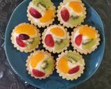 Foto langkah ke 6 dari resep Pie Buah Mini/Mini Fruit Tart.