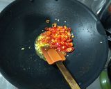 Foto langkah ke 6 dari resep Ayam Goreng Bawang Pedas.