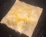 Foto del paso 5 de la receta Lasaña crujiente de pollo asado, bechamel de piquillos y salsa de dátiles al vino