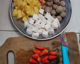 Foto langkah ke 1 dari resep Semur kentang bakso tahu.