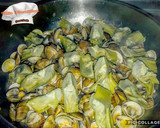 Foto del paso 5 de la receta: Chirla al ajillo con alcachofa