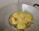 Foto langkah ke 6 dari resep Roti Goreng Crispy Sederhana Tanpa Mixer.