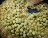 A picture of step 5 of Pao Bhajji.
