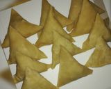 A picture of step 16 of Samosa patti (pockets).