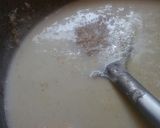 A picture of step 2 of Strawberry rava kheer.