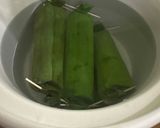 Foto langkah ke 3 dari resep Lontong Daun Pisang.
